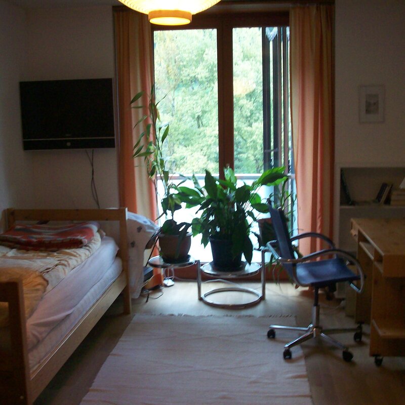 Furnished room with green view – 3-room apartment for short-term rental & temporary housing for 1 to 6 months in Innsbruck