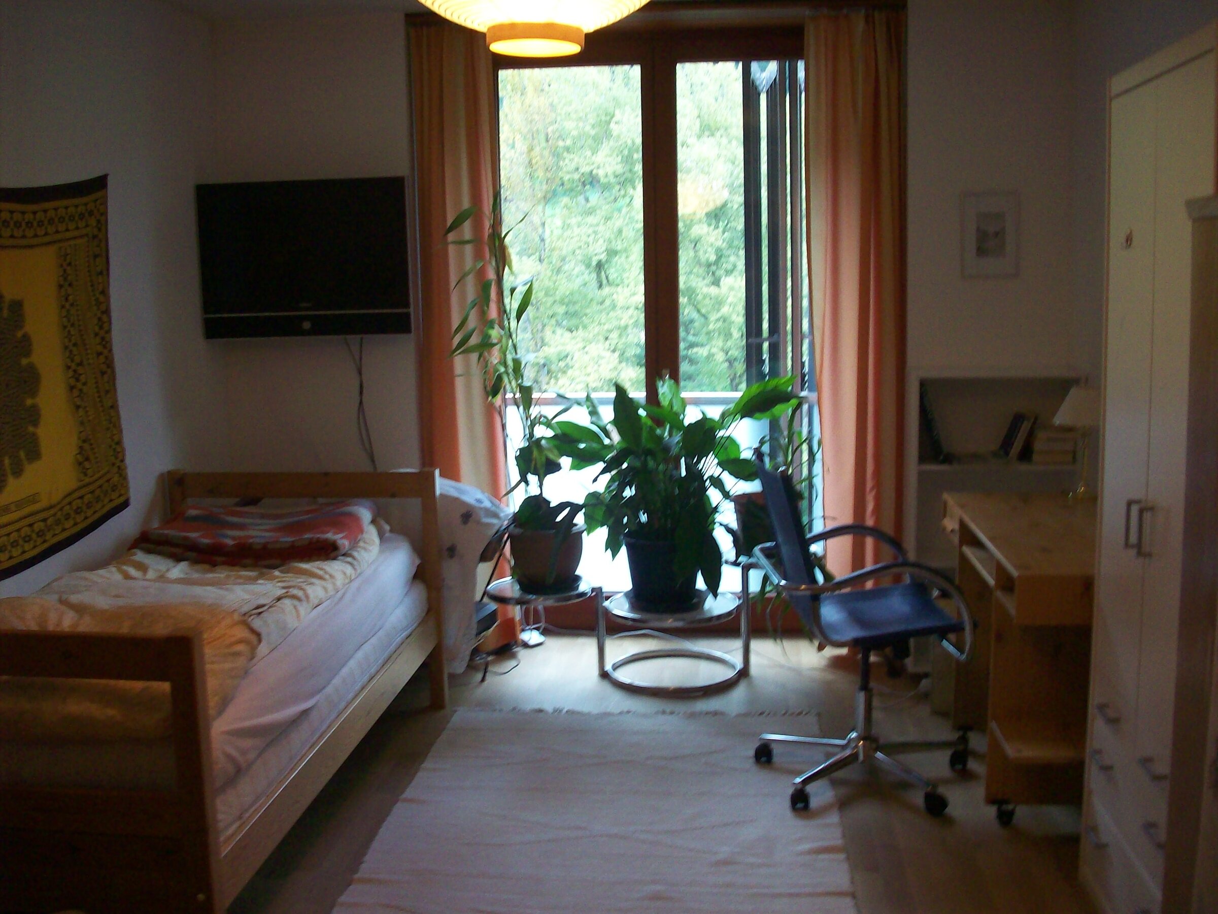 Furnished room with green view – 3-room apartment for short-term rental & temporary housing for 1 to 6 months in Innsbruck