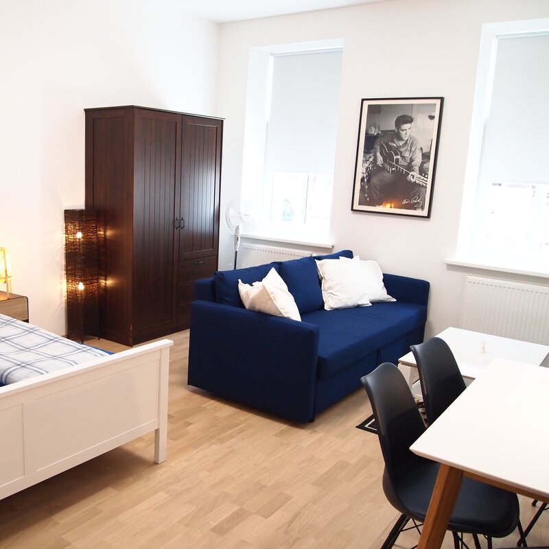 Furnished studio with double bed & sofa – short-term rental Vienna, temporary housing for 1 to 6 months