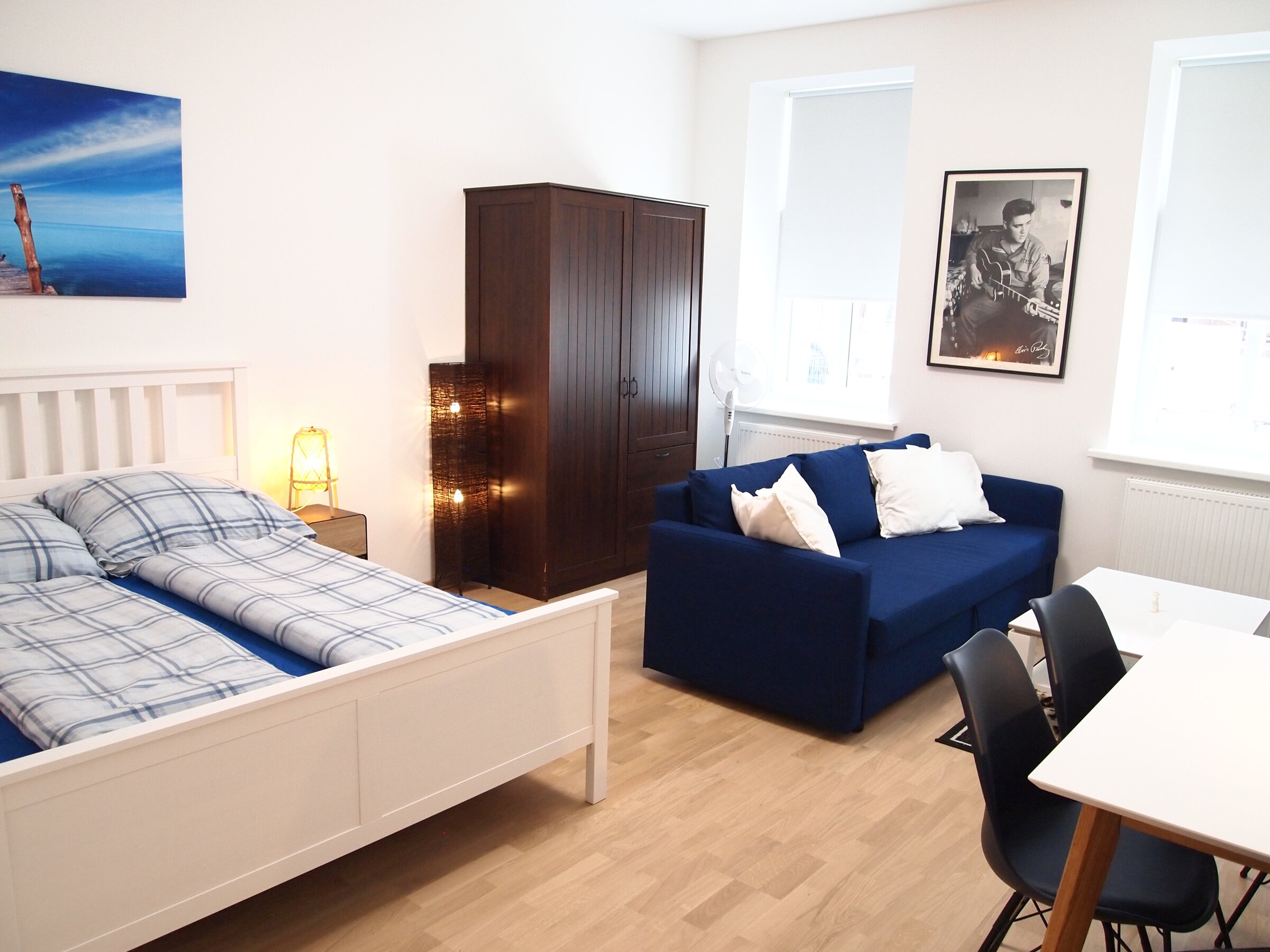 Furnished studio with double bed & sofa – short-term rental Vienna, temporary housing for 1 to 6 months