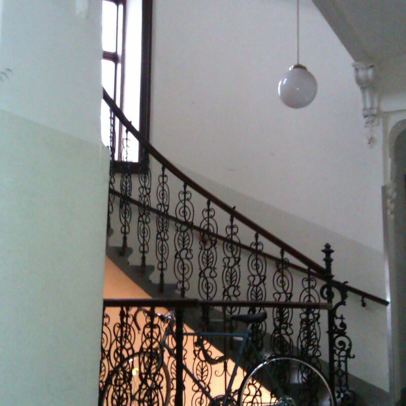 Stiegenhaus mit Lift