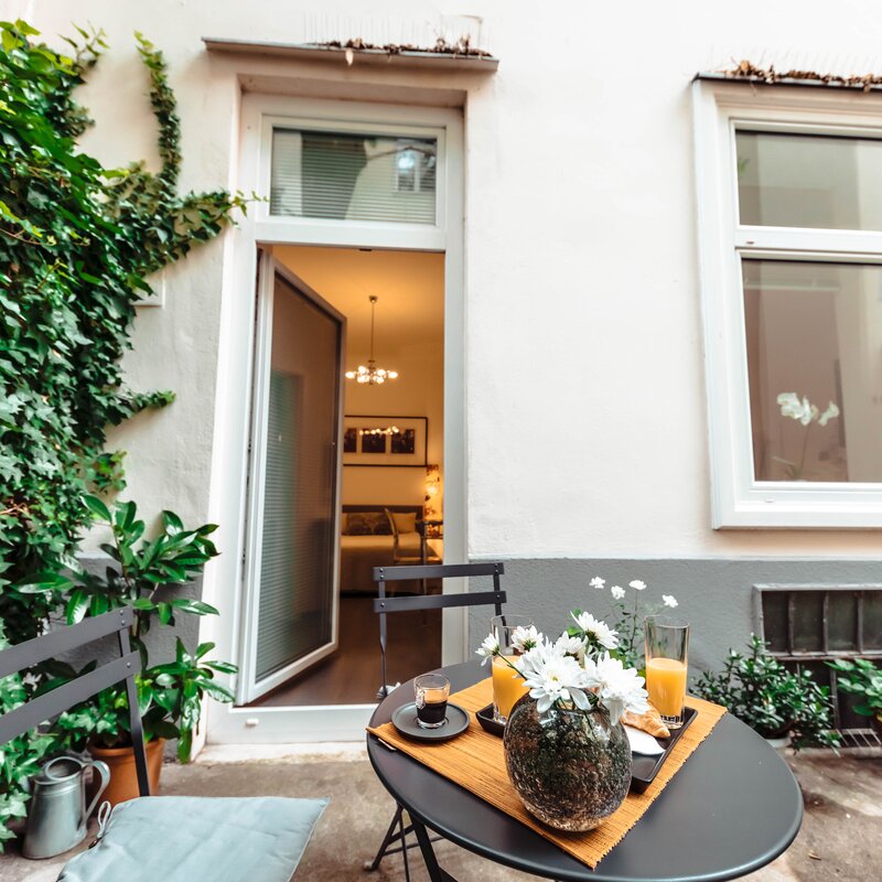 Sunny terrace with greenery: 2-room apartment for short-term rental & temporary housing for 1 to 6 months in Vienna