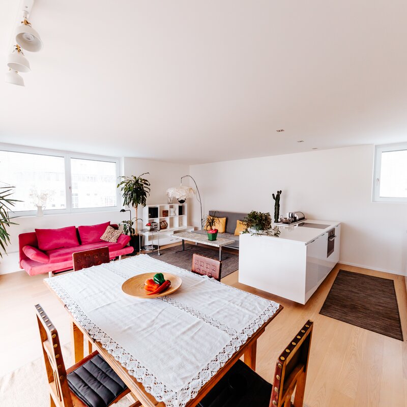  Dining room with view of terrace - short-term living in Salzburg