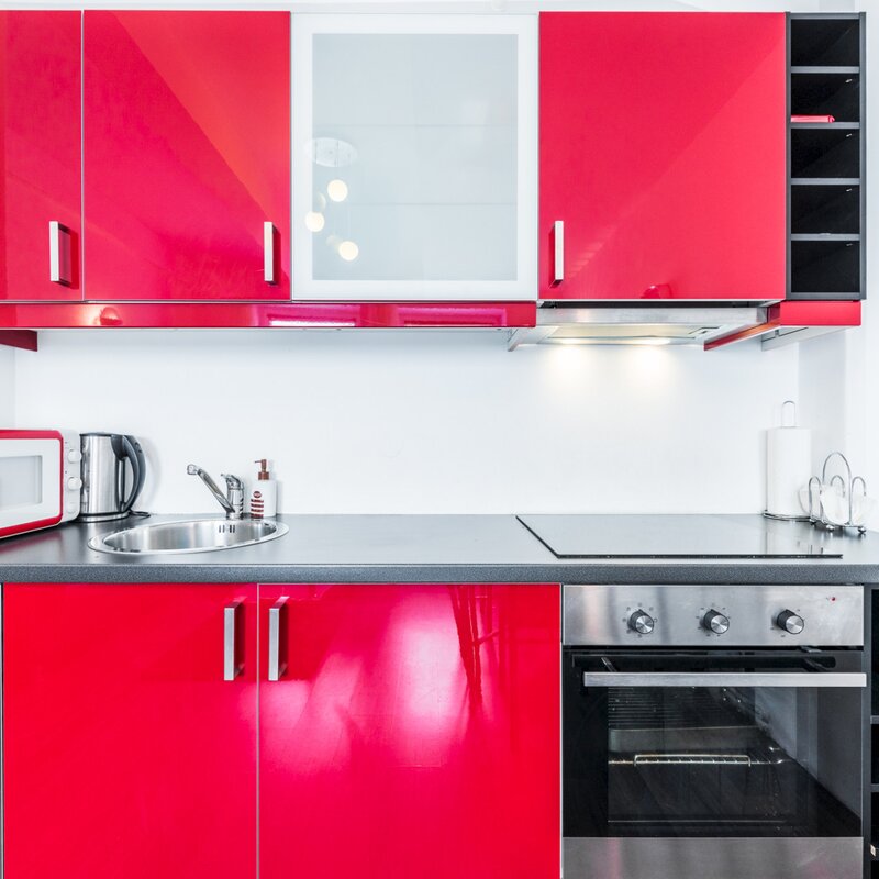 voll ausgestattete Küchenzeile