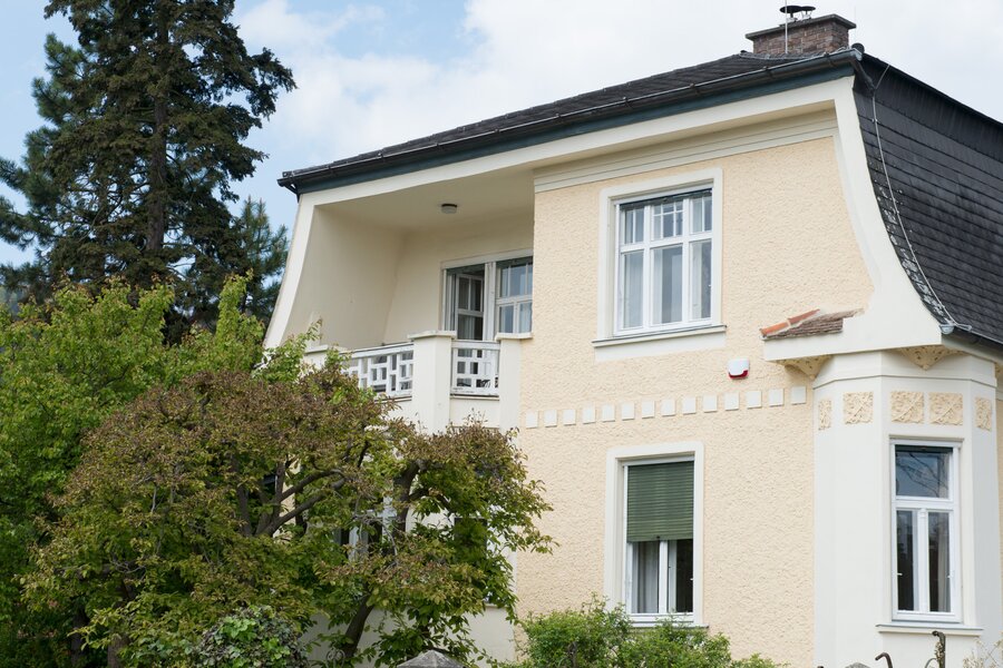 Villa apartment with garden view: 2-room short-term rental & temporary housing for 1 to 6 months in Graz