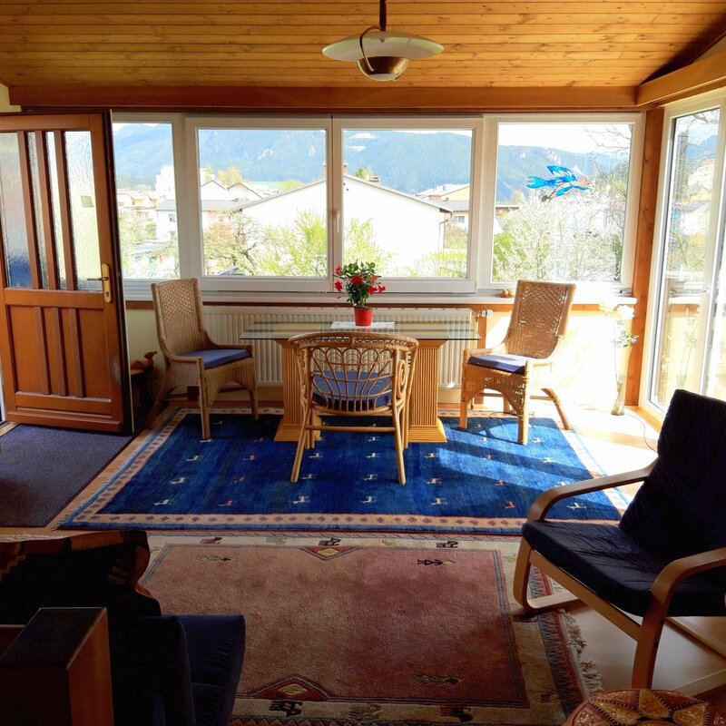 Wohnbereich mit Bergblick 