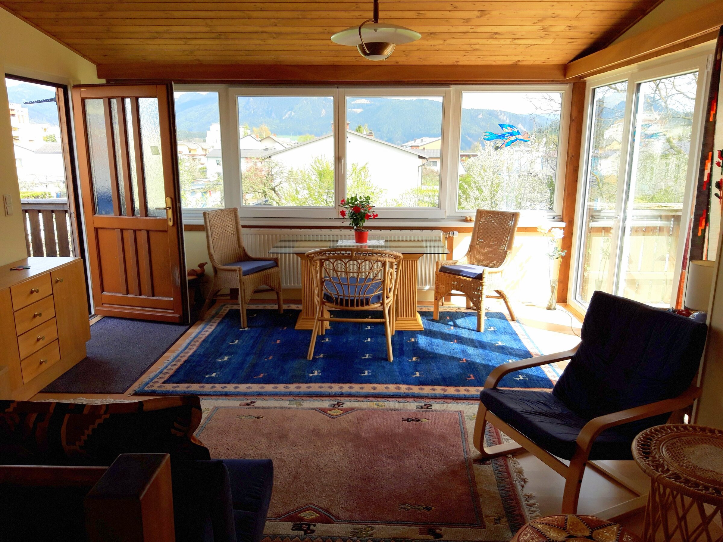 Wohnbereich mit Bergblick 