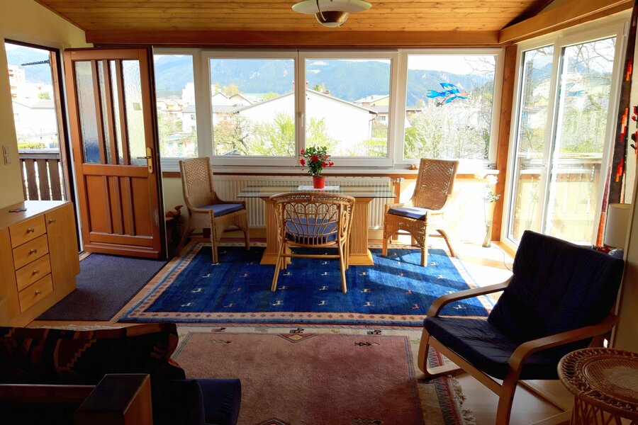 Wohnbereich mit Bergblick 