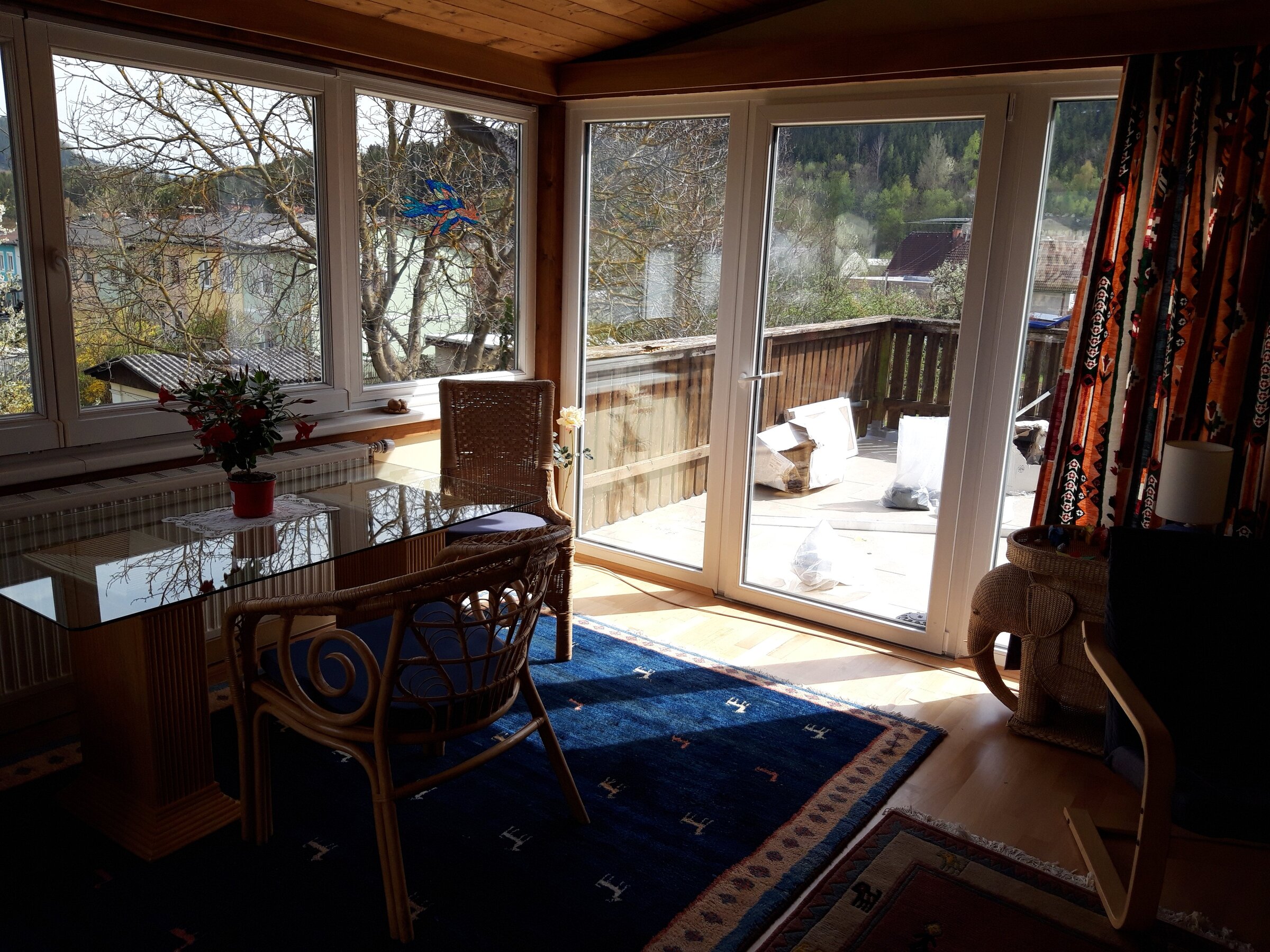 Wohnbereich und Terrasse 