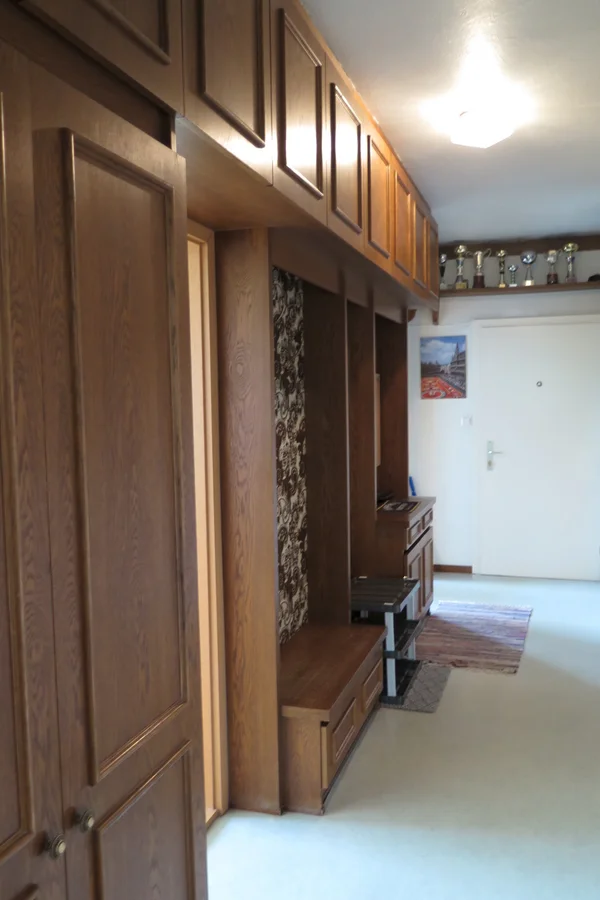 Vorraum mit großem Einbauschrank