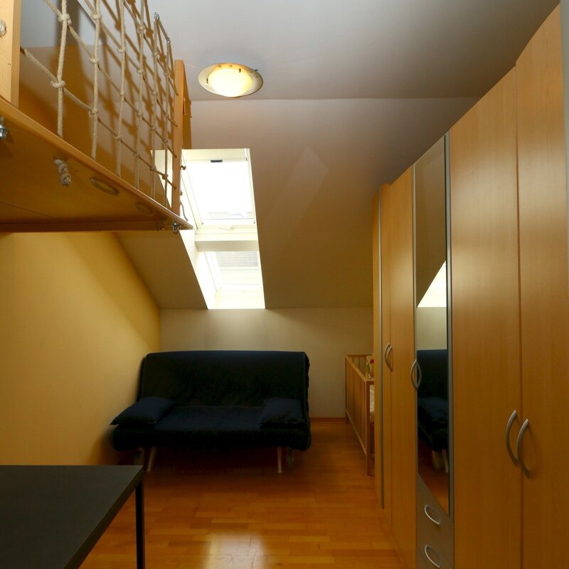 G?stezimmer mit Schlafcouch