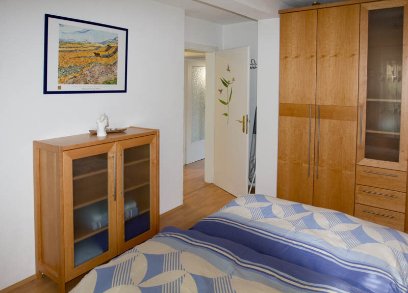 Vollholzm?bel mit viel Stauraum