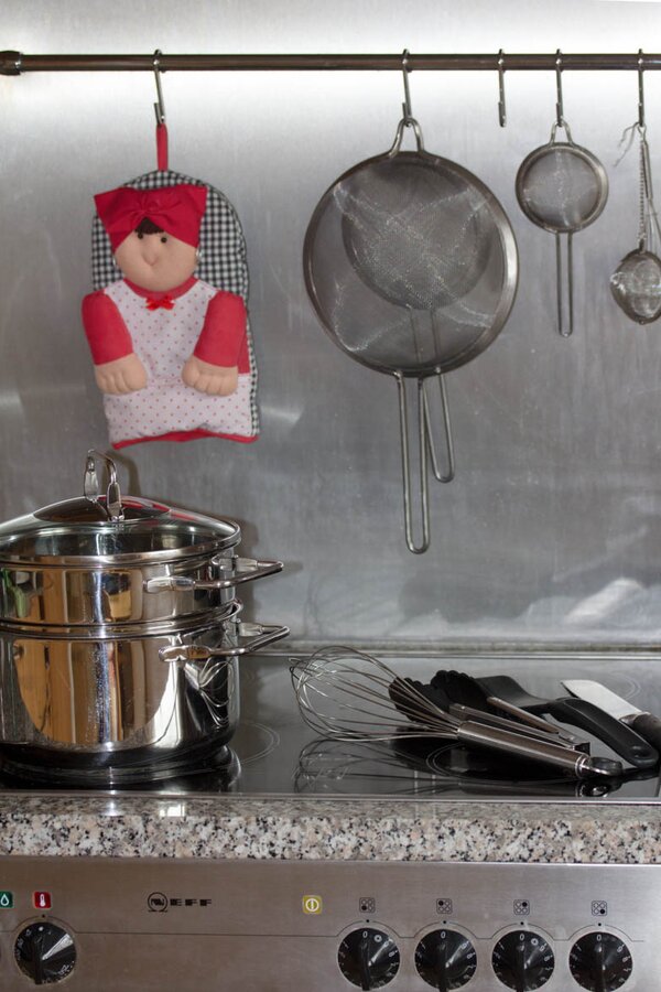 Geschirr und Ger?te ausreichend vorhanden