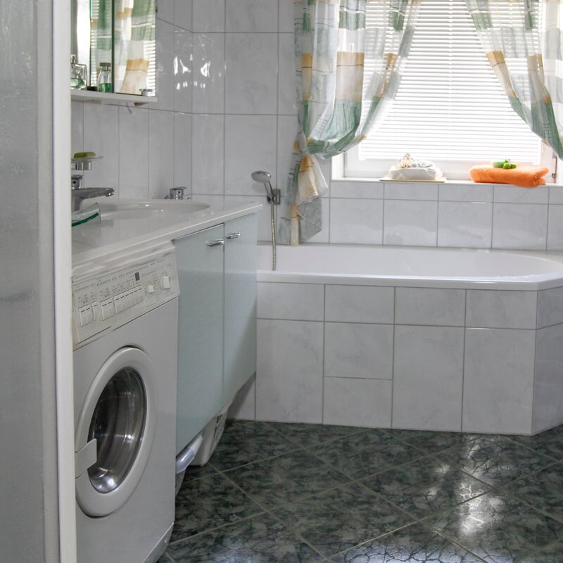 gro?r?umig und sehr gut ausgestattet