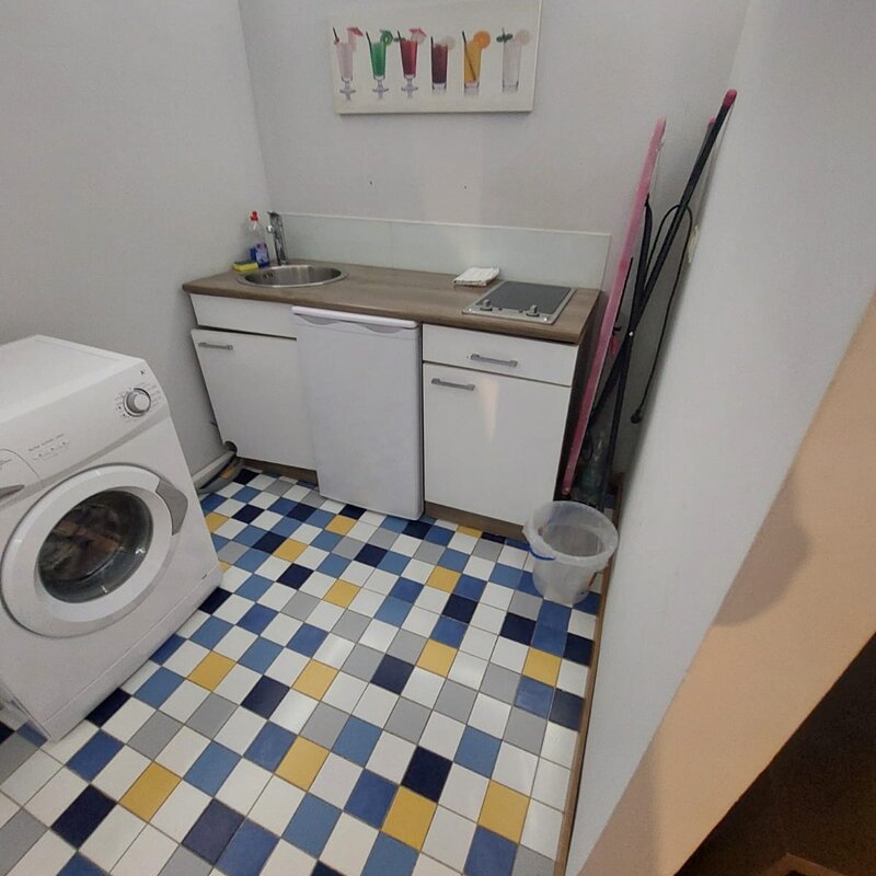 Kitchinette and washing machine