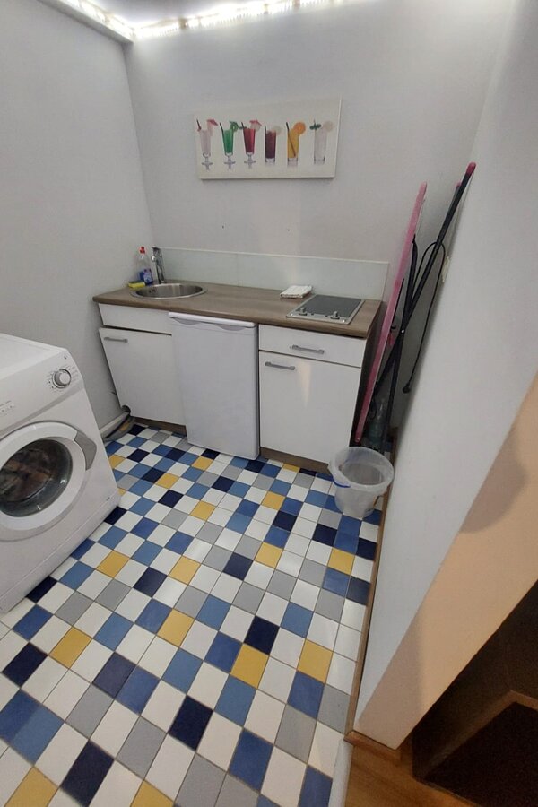 Kitchinette and washing machine