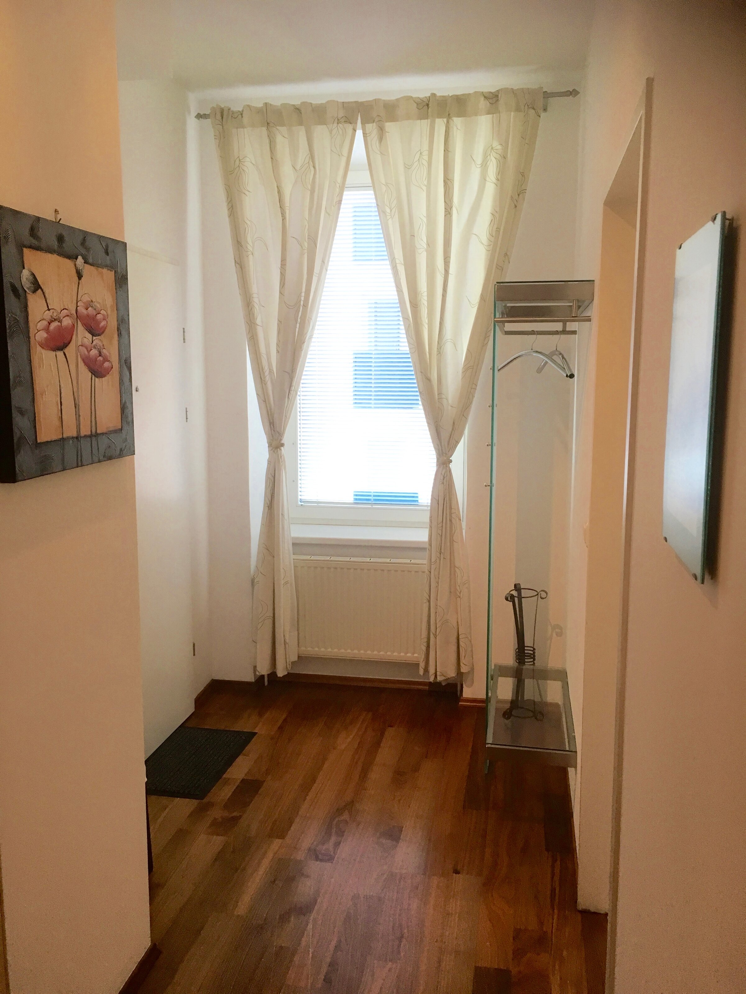 Eingang, Vorraum mit Einbauschrank | © Lauscker