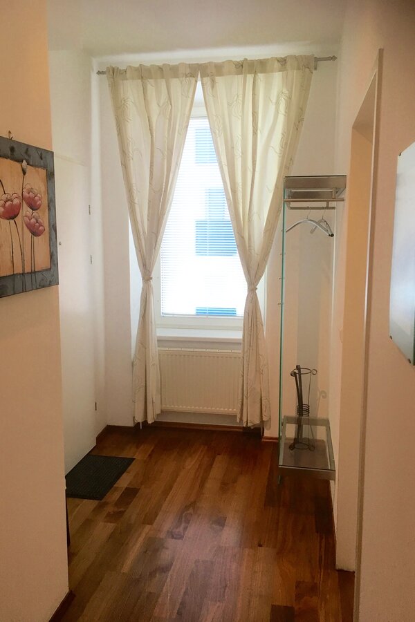 Eingang, Vorraum mit Einbauschrank | © Lauscker