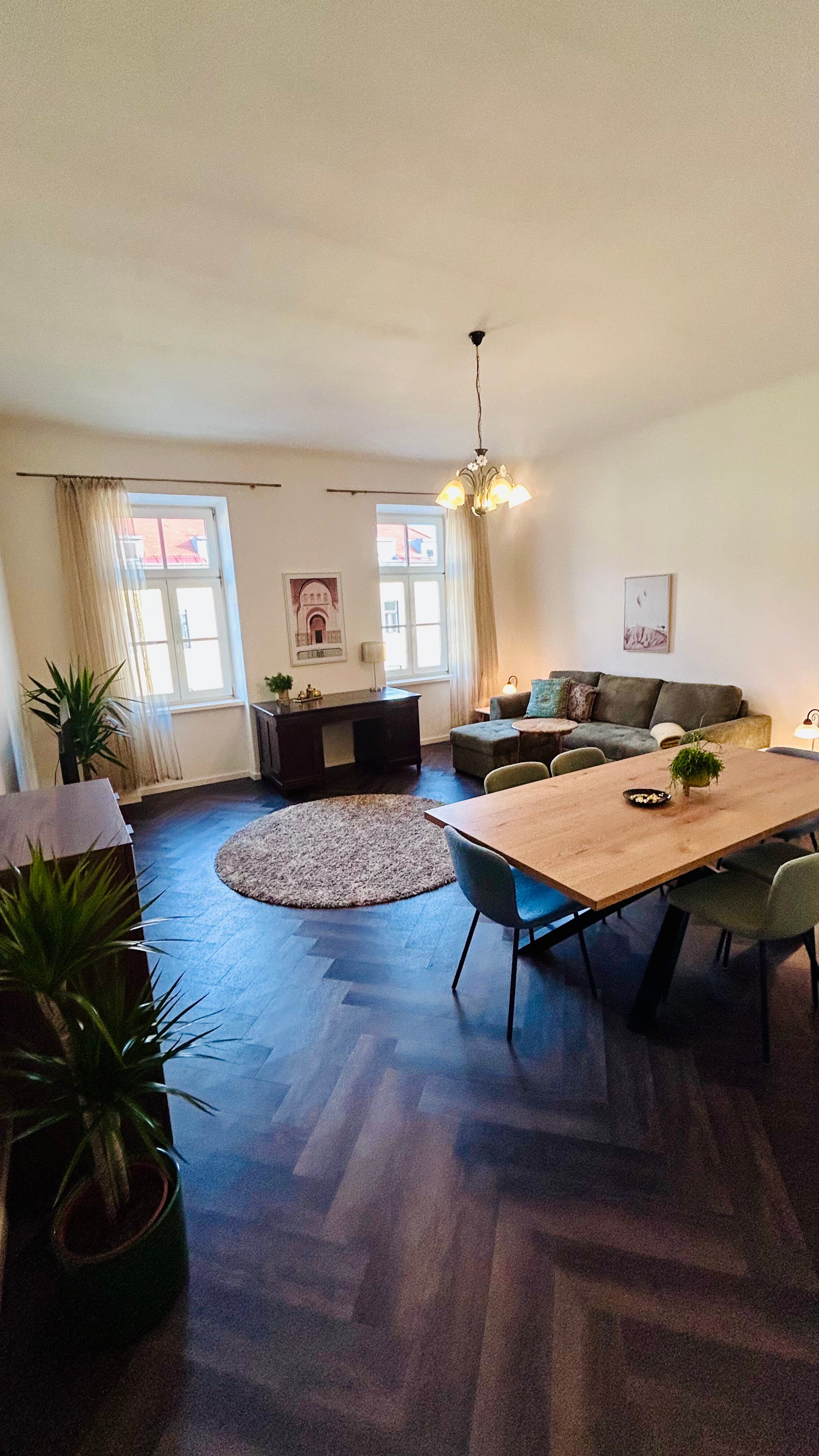 stilvolle und geräumige 80m² Wohnung mit Balkon in Zentrumsnähe