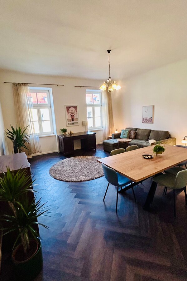 stilvolle und geräumige 80m² Wohnung mit Balkon in Zentrumsnähe