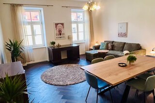 stilvolle und geräumige 80m² Wohnung mit Balkon in Zentrumsnähe