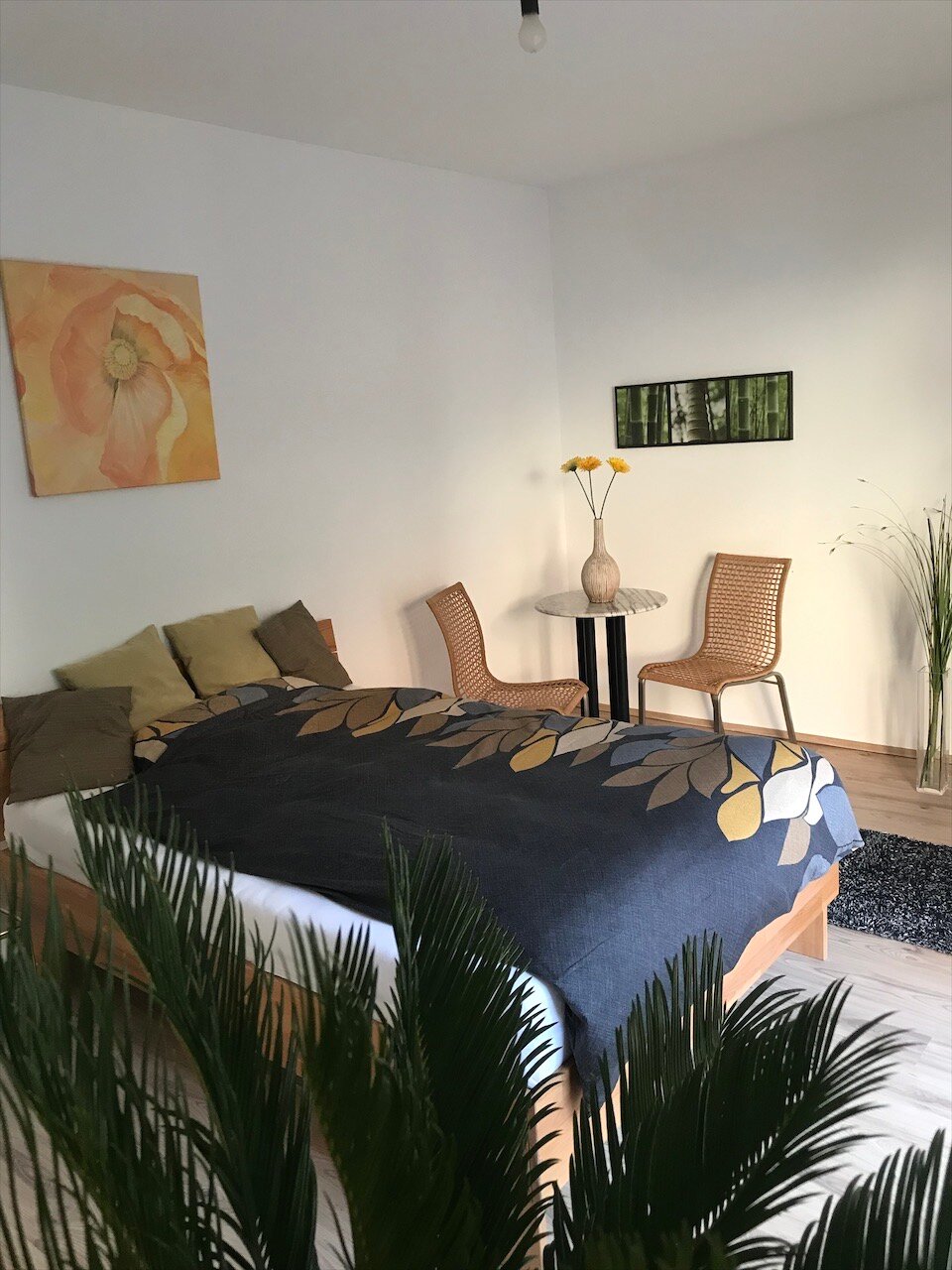 Helles, möbliertes 1-Zimmer Apartment zur Kurzzeitmiete – Wohnen auf Zeit in Neunkirchen für 1 bis 6 Monate.