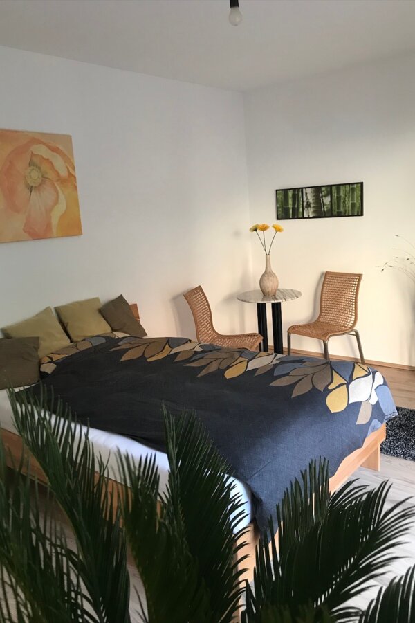 Helles, möbliertes 1-Zimmer Apartment zur Kurzzeitmiete – Wohnen auf Zeit in Neunkirchen für 1 bis 6 Monate.