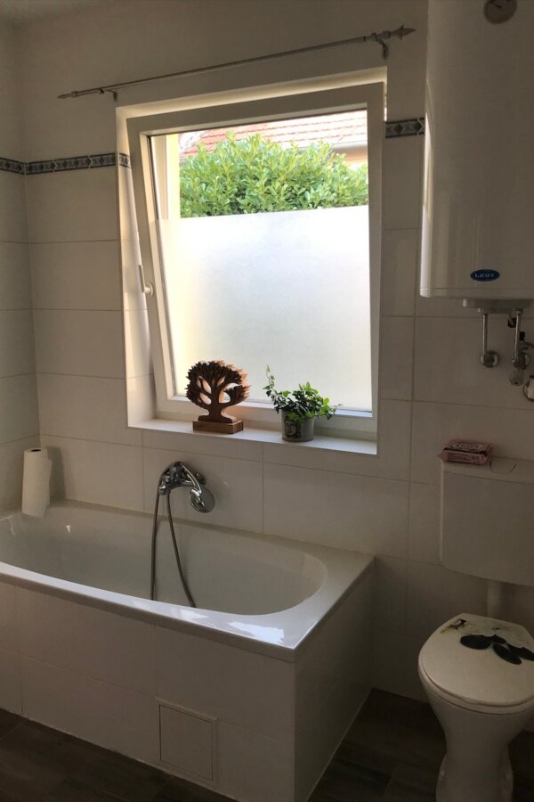 Badezimmer mit Wanne