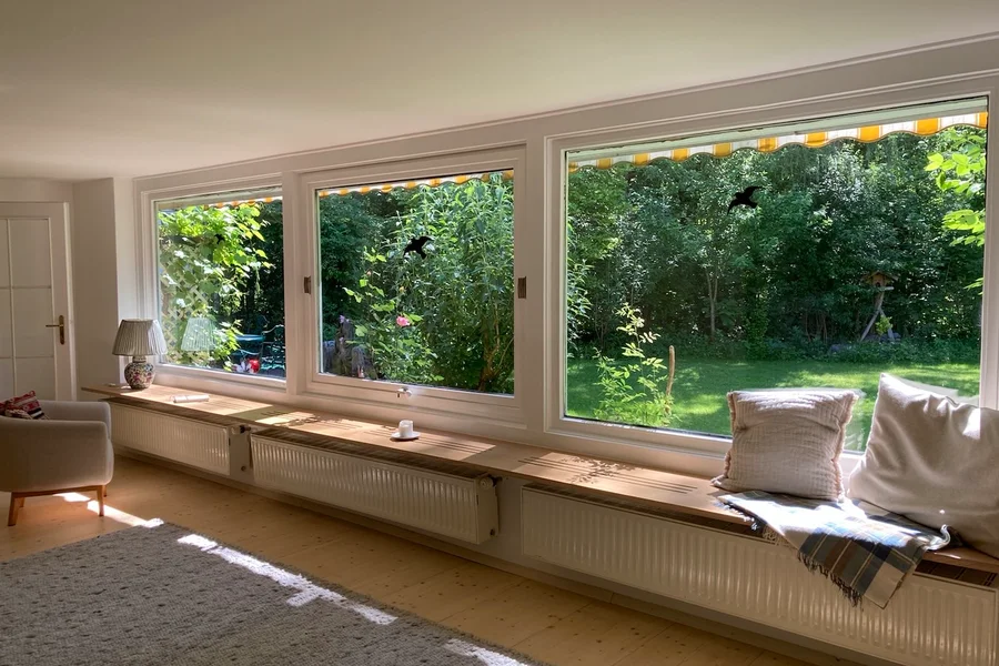 Saloon with view to the garden | © Lukas Stöger