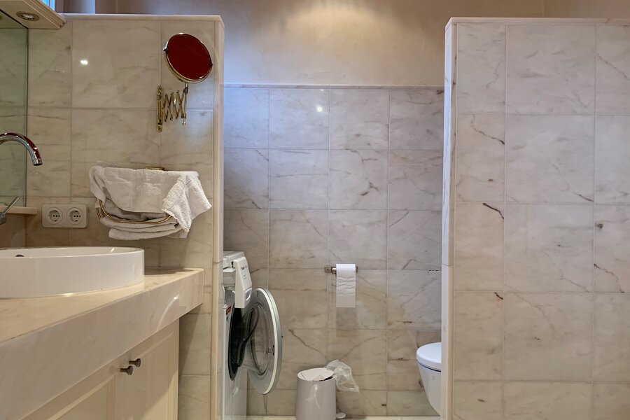 Bad im Erdgeschoss | © Lukas Stöger