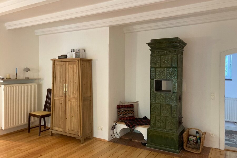 Esszimmer mit Ofen  | © Lukas Stöger