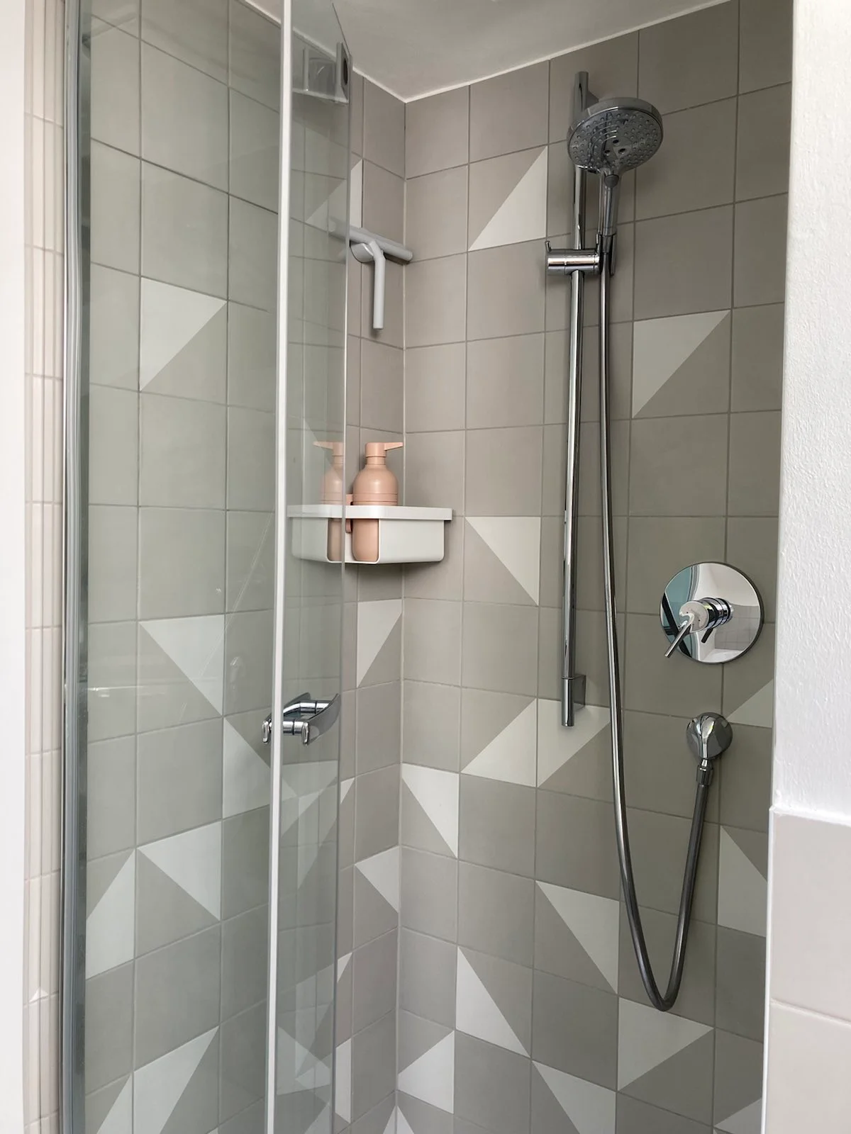 Bathroom upper floor AP1 | © Lukas Stöger