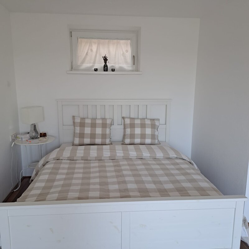 Schlafzimmer mit Blick ins Grüne