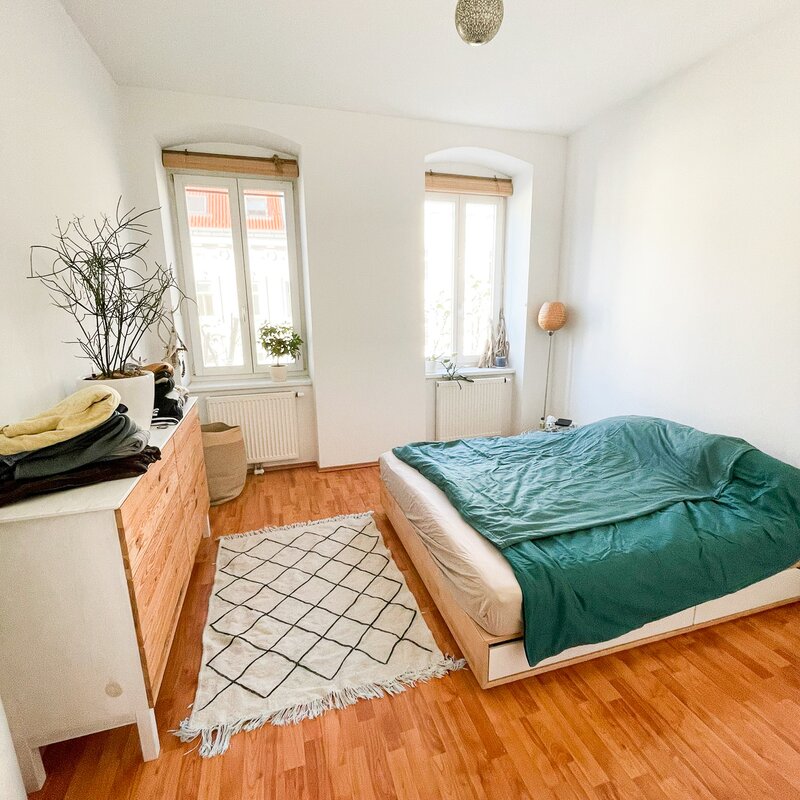 Schlafzimmer mit Kommode