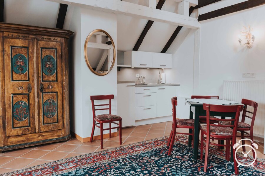 Furnished studio with rustic beams & country charm – temporary housing & short-term rental 1–6 months in Salzburg