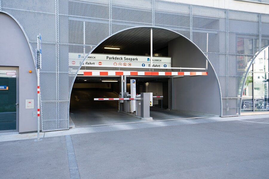 Parking space (complimentary)