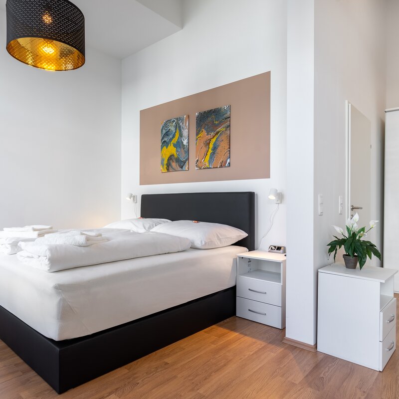 Bright 1-room apartment with double bed & modern design – short-term rental Vienna, temporary housing for 1 to 6 months