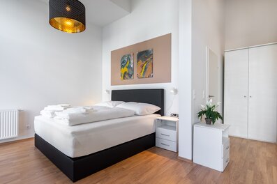 Bright 1-room apartment with double bed & modern design – short-term rental Vienna, temporary housing for 1 to 6 months