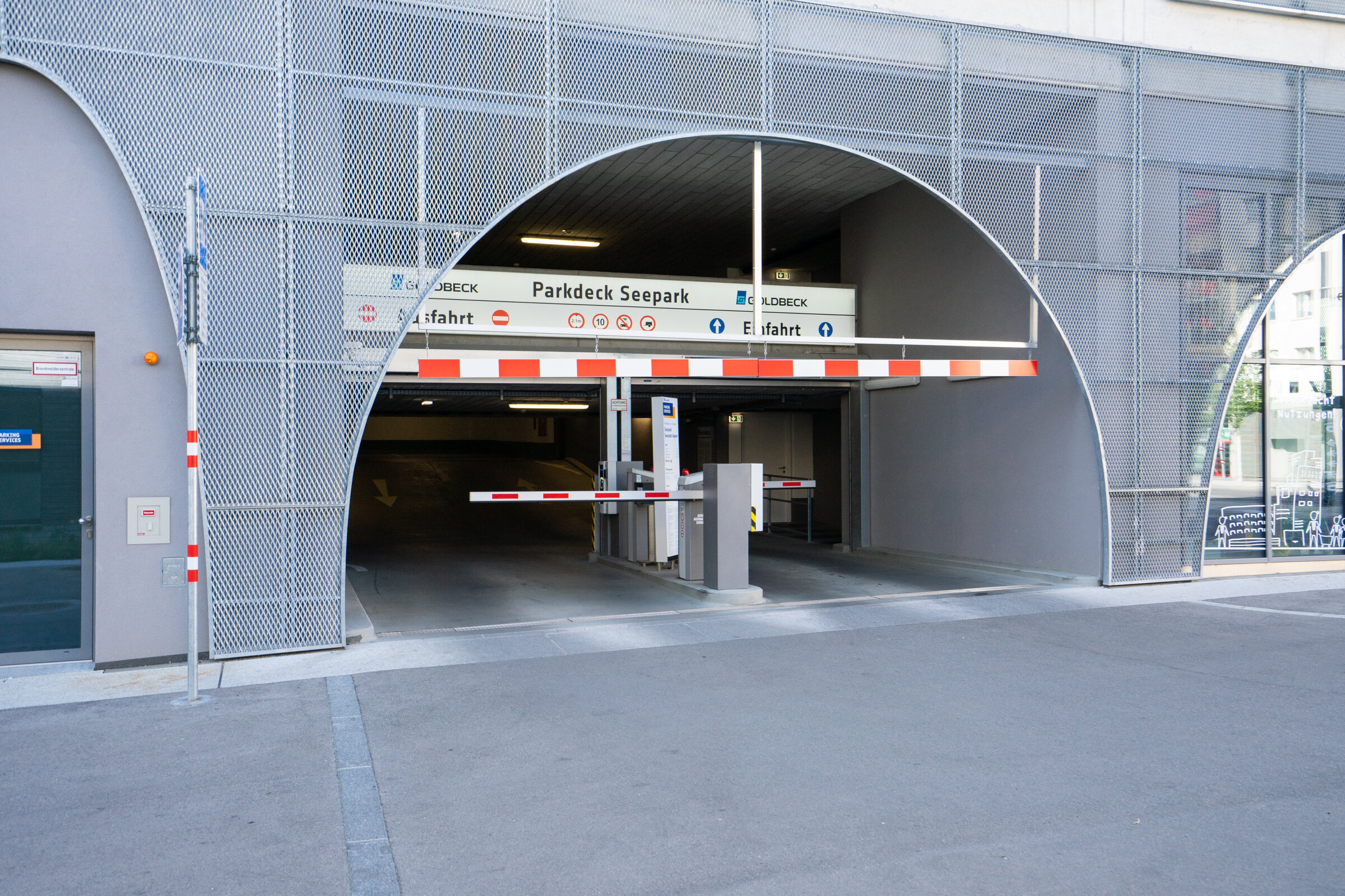 Parkgarage (kostenfrei)