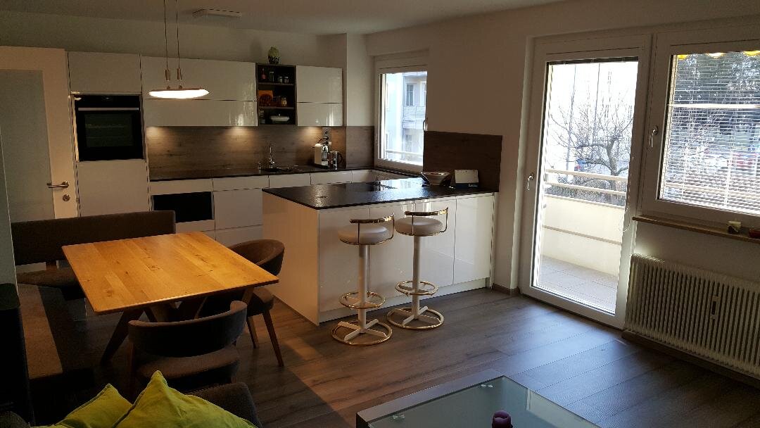 Wohnbereich mit Balkonzugang