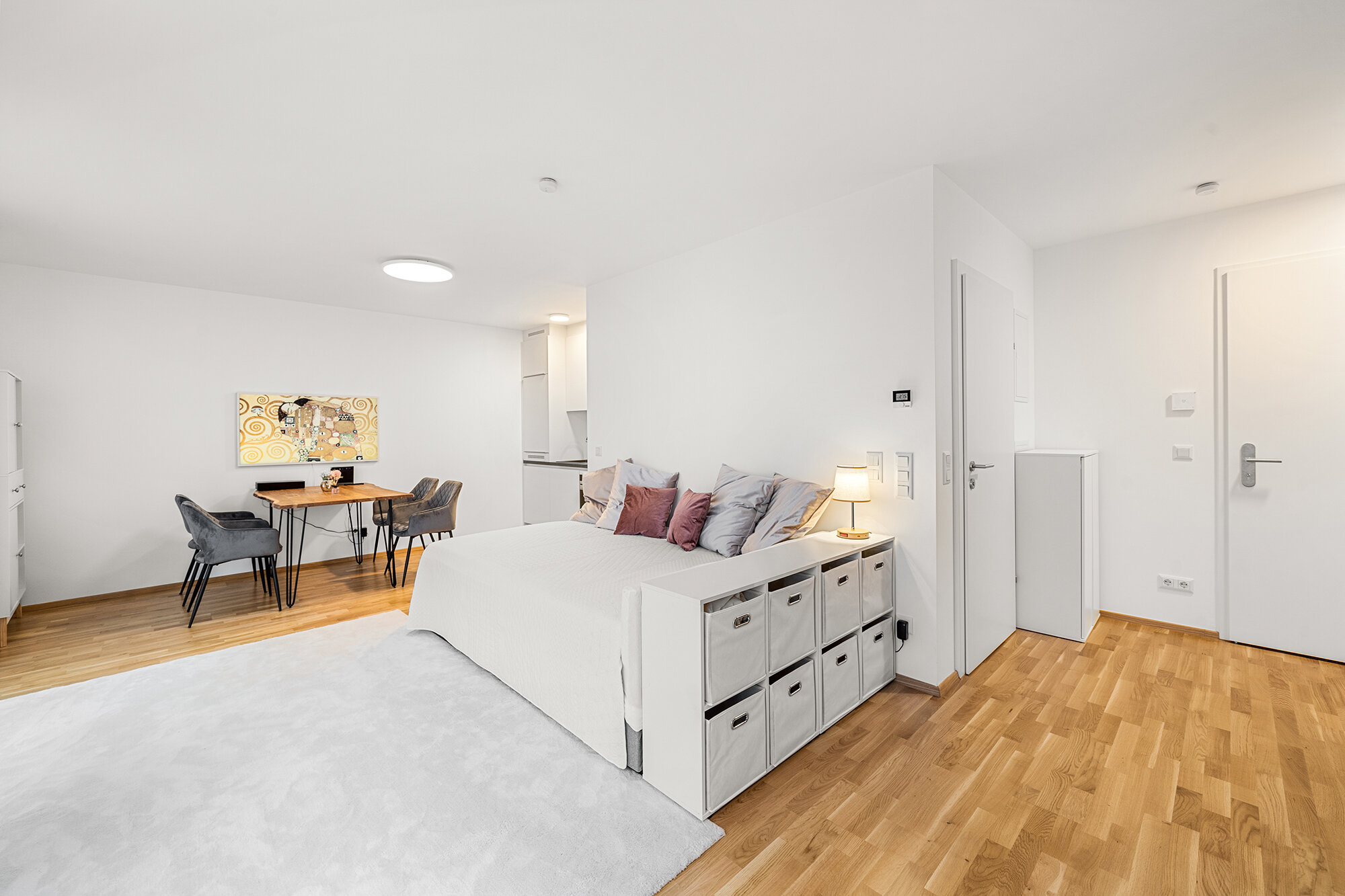 Helles 1-Zimmer Apartment mit Bett & Stauraum – Kurzzeitmiete Wien, Wohnen auf Zeit für 1 bis 6 Monate