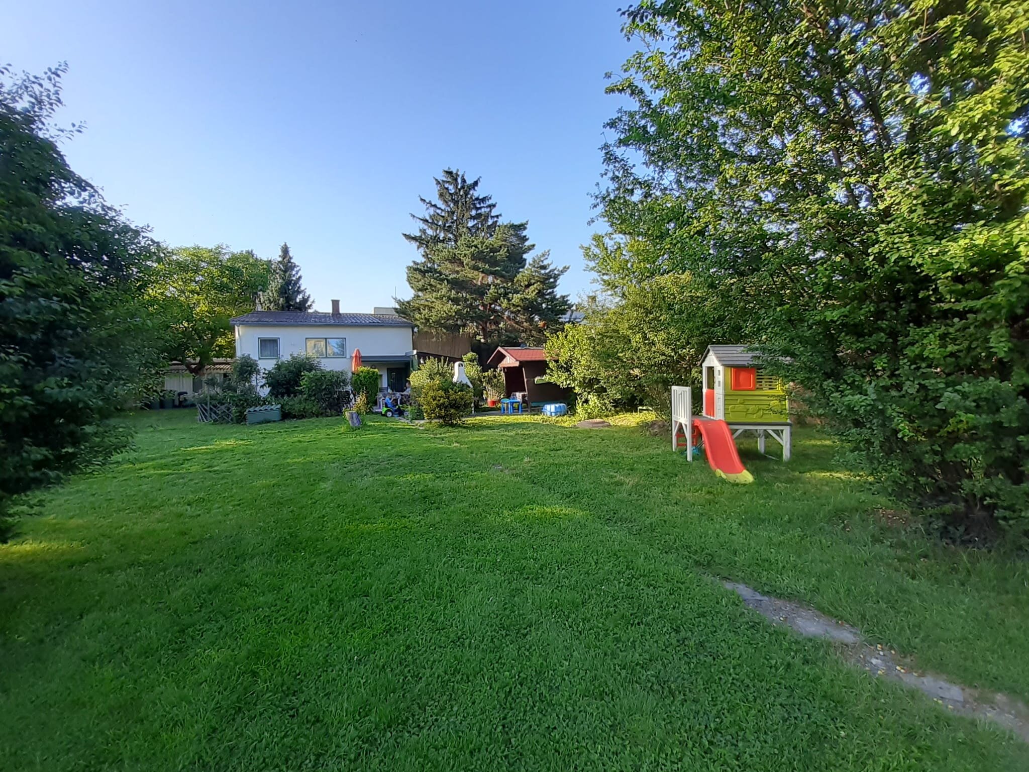 Großer Garten mit Spielbereich – Haus zur Kurzzeitmiete & Wohnen auf Zeit für 1 bis 6 Monate, Alte Donau Wien