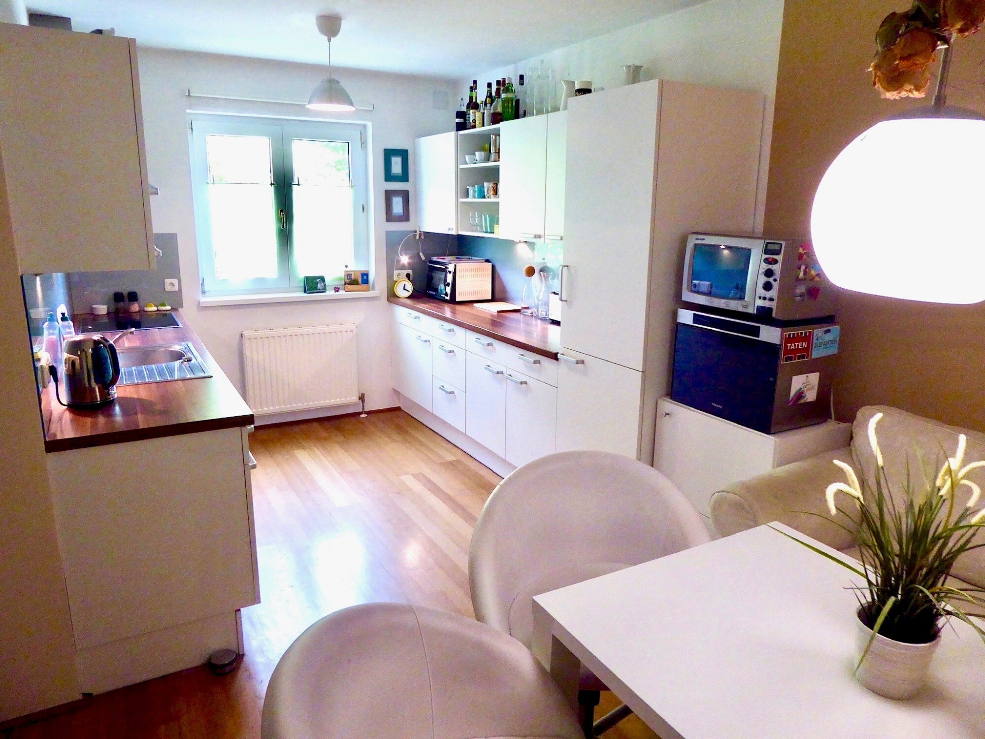 Voll eingerichtete Küche