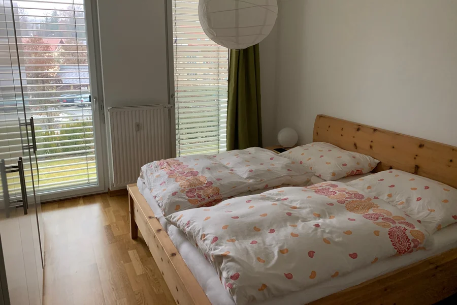 Schlafzimmer mit Zirbenbett | © CH