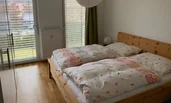 Schlafzimmer mit Zirbenbett | © CH