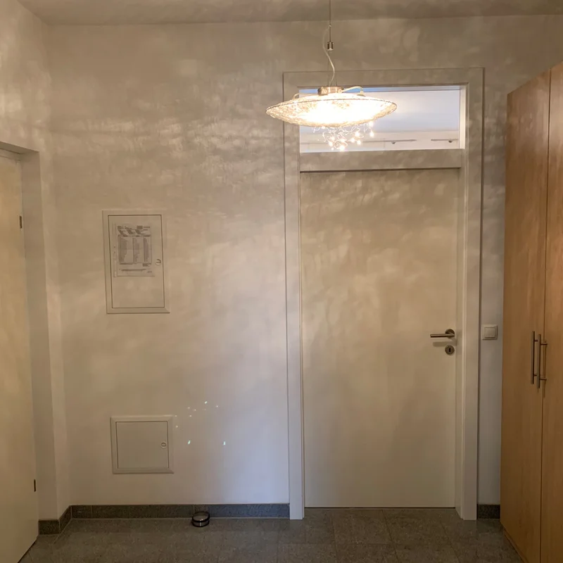 Vorraum mit großem Kasten | © CH