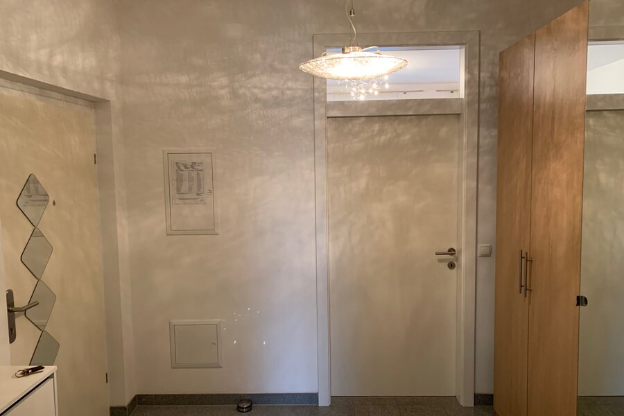 Anteroom with a large box | © CH