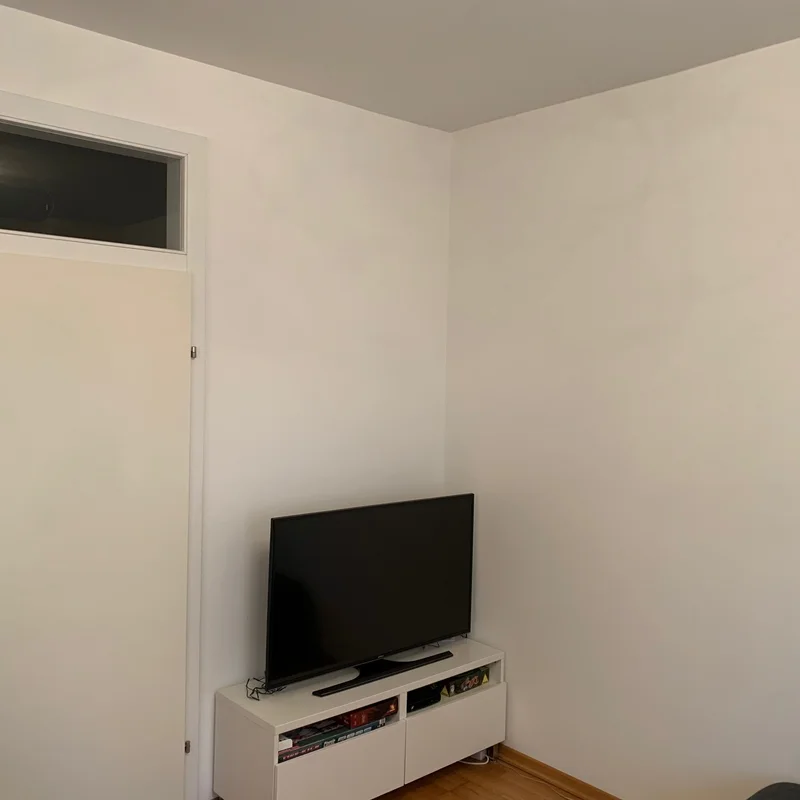 Wohnzimmer mit Flat TV | © CH