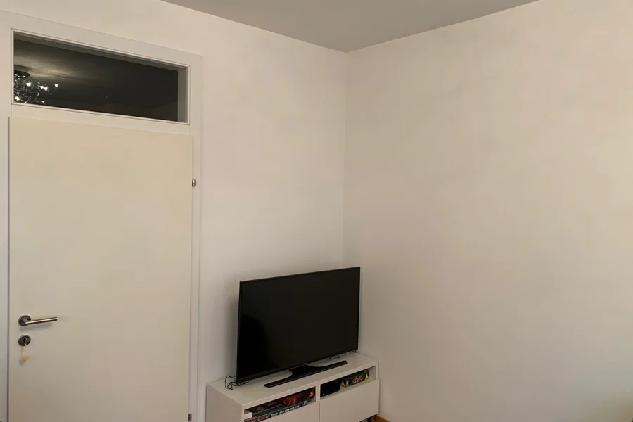 Wohnzimmer mit Flat TV | © CH