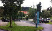 Parkplatz neben Straßenbahnhaltestelle | © CH